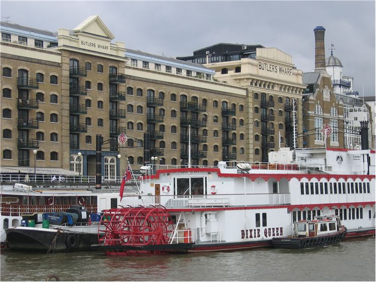 Picture Of Paddlesteamer